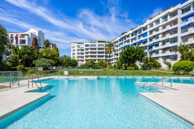2 Bedroom Ground Floor Apartment in Puerto Banús - Image 1