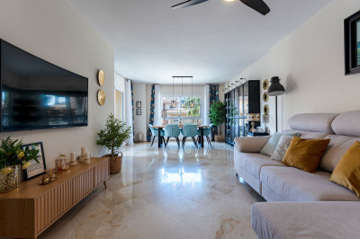 3 Bedroom Middle Floor Apartment in Calahonda - Image 3