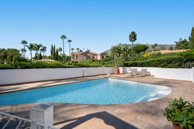 4 Bedroom Detached Villa in Marbella - Image 3