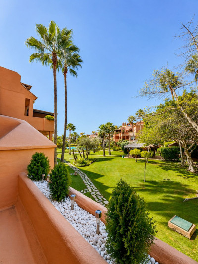 3 Bedroom Middle Floor Apartment in Guadalmina Baja - Image 4