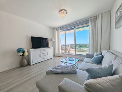 3 Bedroom Middle Floor Apartment in Cancelada - Image 2