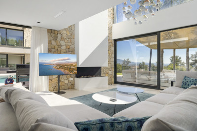 5 Bedroom Detached Villa in Benahavís - Image 2