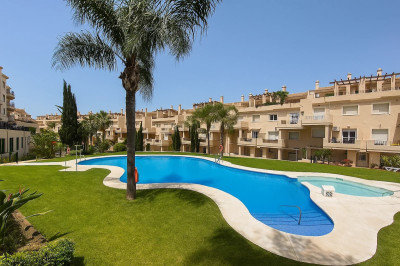 2 Bedroom Ground Floor Apartment in La Duquesa - Image 1