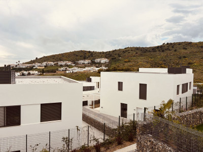 3 Bedroom Semi-Detached House in Riviera del Sol - Image 5