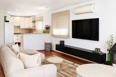 4 Bedroom Detached Villa in Mijas Costa - Image 3