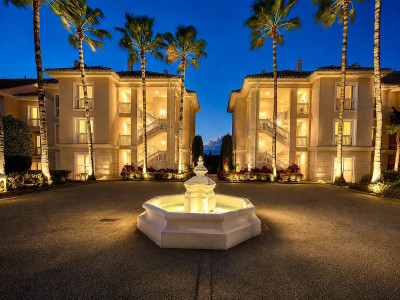 2 Bedroom Middle Floor Apartment in Los Flamingos - Image 1