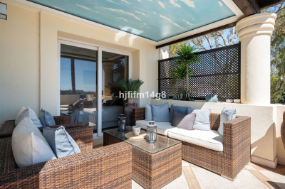 2 Bedroom Penthouse in Nueva Andalucía - Image 4