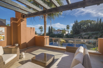 3 Bedroom Middle Floor Apartment in Nueva Andalucía - Image 1