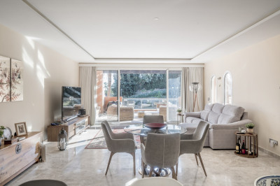 3 Bedroom Middle Floor Apartment in Nueva Andalucía - Image 3