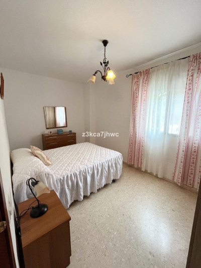 3 Bedroom Middle Floor Apartment in Estepona - Image 4