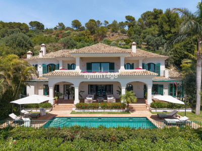 5 Bedroom Detached Villa in The Golden Mile - Image 1