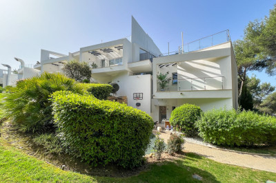 4 Bedroom Semi-Detached House in Sierra Blanca - Image 2