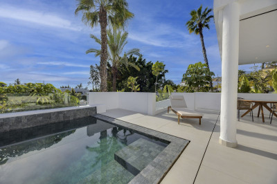 4 Bedroom Duplex in El Paraiso - Image 2