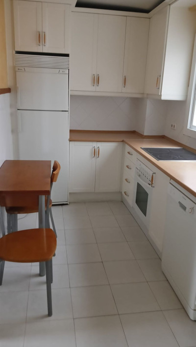 2 Bedroom Middle Floor Apartment in Puerto Banús - Image 5