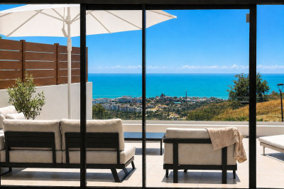 3 Bedroom Ground Floor Apartment in Calanova Golf - Image 2