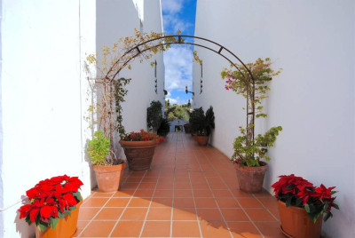 3 Bedroom Duplex in Nueva Andalucía - Image 5
