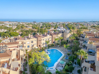2 Bedroom Ground Floor Apartment in Benahavís - Image 1