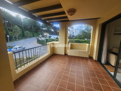 3 Bedroom Middle Floor Apartment in Riviera del Sol - Image 4