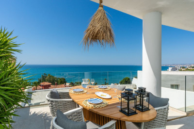 3 Bedroom Middle Floor Apartment in Torrequebrada - Image 1