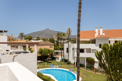 3 Bedroom Middle Floor Apartment in Nueva Andalucía - Image 3