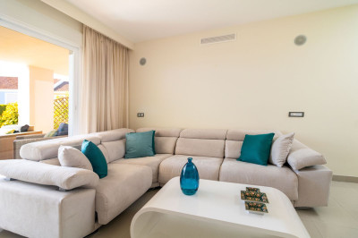 2 Bedroom Ground Floor Apartment in El Paraiso - Image 5