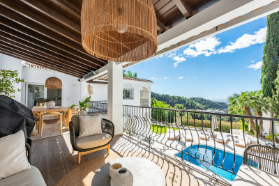 4 Bedroom Semi-Detached House in Istán - Image 3