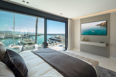 3 Bedroom Middle Floor Apartment in Puerto Banús - Image 1