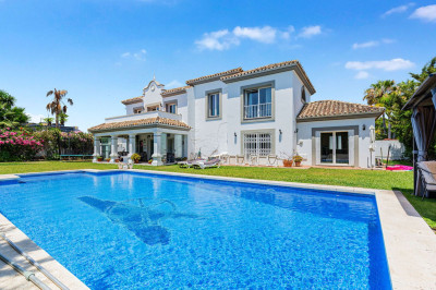 4 Bedroom Detached Villa in Costalita - Image 1
