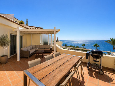 3 Bedroom Penthouse in Estepona - Image 2