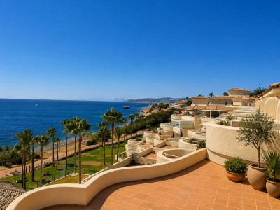 3 Bedroom Penthouse in Estepona - Image 5