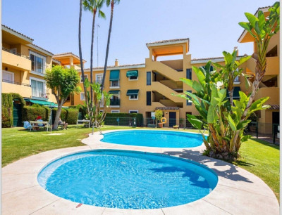 3 Bedroom Middle Floor Apartment in Guadalmina Baja - Image 2