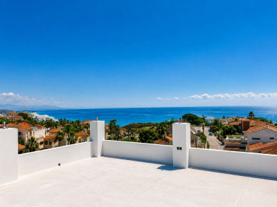 4 Bedroom Detached Villa in El Faro - Image 4