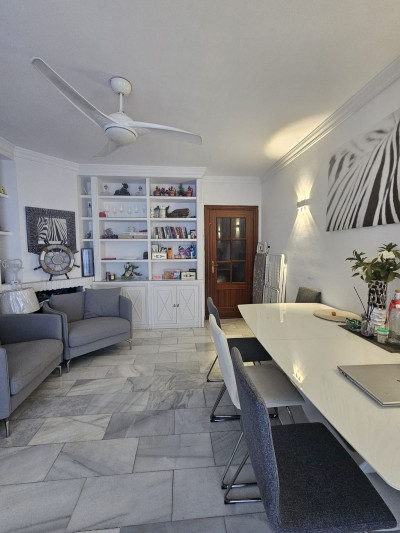 2 Bedroom Middle Floor Apartment in San Pedro de Alcántara - Image 4