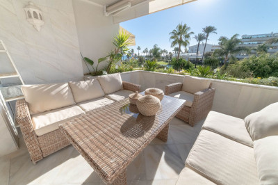 2 Bedroom Middle Floor Apartment in Marbella - Image 1