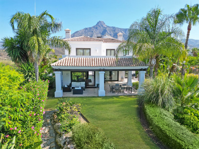 4 Bedroom Detached Villa in The Golden Mile - Image 1