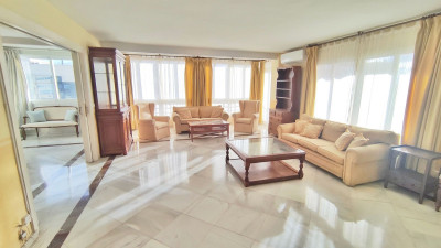 4 Bedroom Middle Floor Apartment in Marbella - Image 2