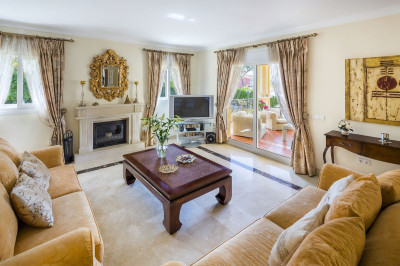4 Bedroom Detached Villa in Elviria - Image 5