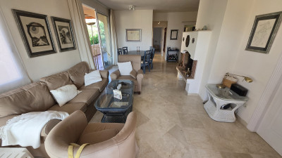 2 Bedroom Middle Floor Apartment in The Golden Mile - Image 5