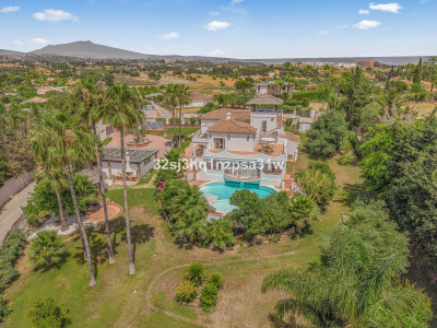 6 Bedroom Detached Villa in Estepona
