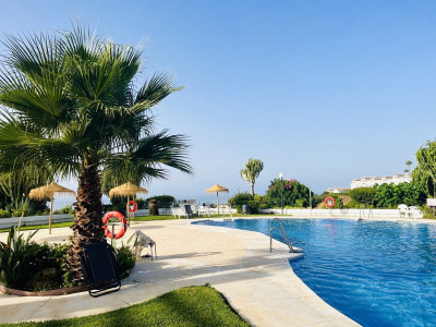 2 Bedroom Middle Floor Apartment in Calahonda - Image 4