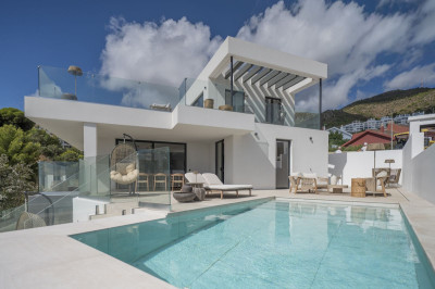5 Bedroom Detached Villa in Benalmadena - Image 1