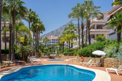 3 Bedroom Middle Floor Apartment in The Golden Mile - Image 1