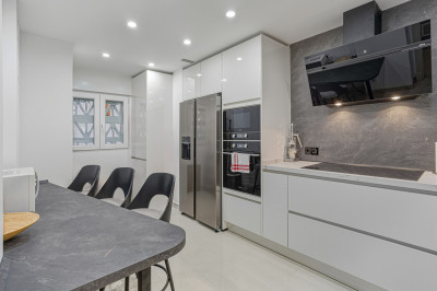 3 Bedroom Middle Floor Apartment in The Golden Mile - Image 4