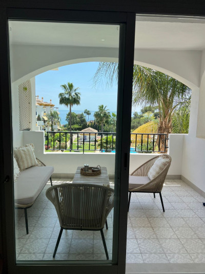 2 Bedroom Middle Floor Apartment in The Golden Mile