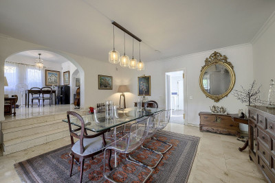 5 Bedroom Detached Villa in Marbella - Image 4