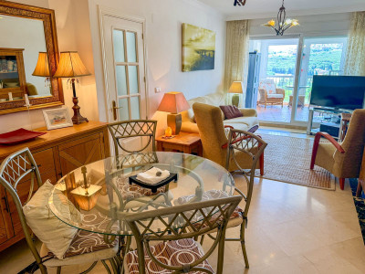 2 Bedroom Middle Floor Apartment in Manilva - Image 1