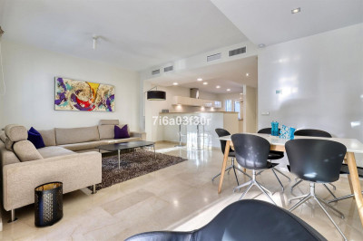 4 Bedroom Townhouse in San Pedro de Alcántara - Image 4