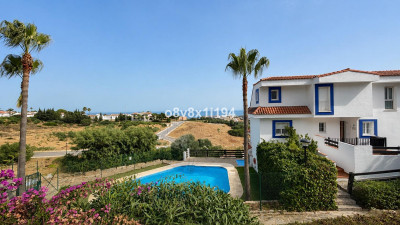 2 Bedroom Ground Floor Apartment in Manilva - Image 5