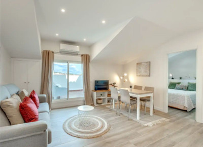 1 Bedroom Penthouse in The Golden Mile - Image 4