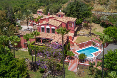 12 Bedroom Detached Villa in Benahavís